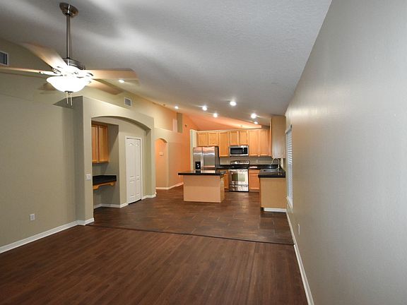3rd image of 19265 Fishermans Bend Dr