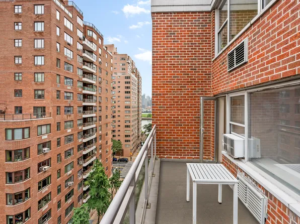420 East 55th Street 11D image 6 of 6