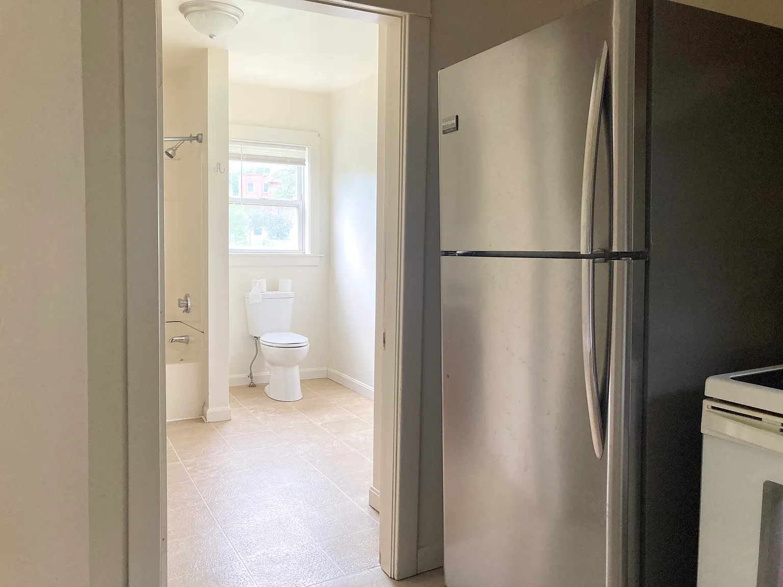 3 bed, $1,500 — Photo 3