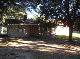 59 Moores Ln, Columbia, MS 39429