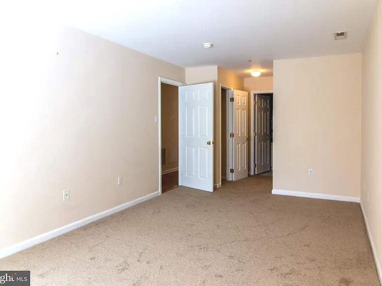 9228 Blue Grass Rd #38-37 — Photo 7