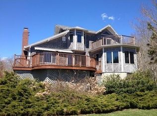 19 Winnatuxett Beach Rd, Mattapoisett, MA 02739