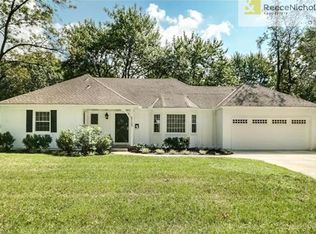 8109 Roe Ave, Prairie Village, KS 66208