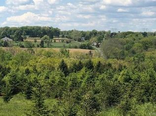 1070 Books Hill Rd, Pen Argyl, PA 18072