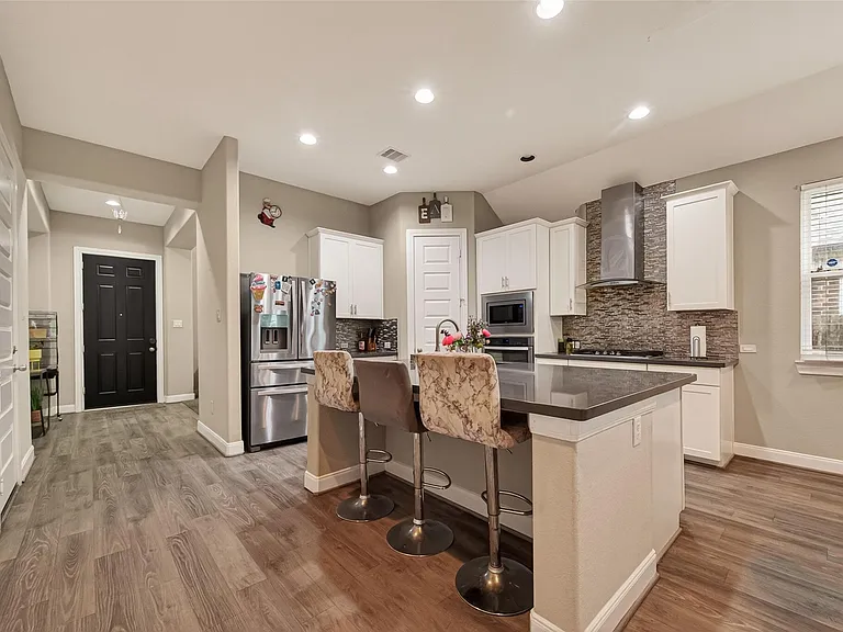 2209 Hidden Meadow Ln — Photo 14