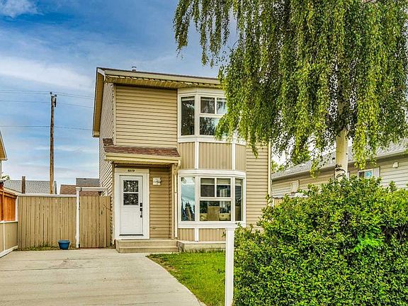2nd image of 6515 E Martingrove Dr NE