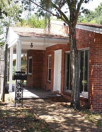 3rd image of 631 Myrtle Way S