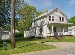 406 16th St, Conneaut, OH 44030