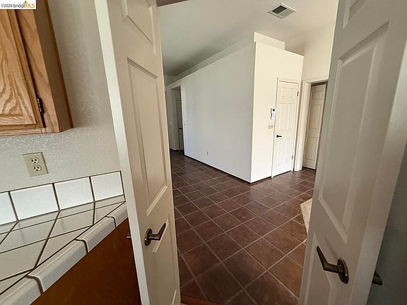 3rd image of 7693 Galloway Dr