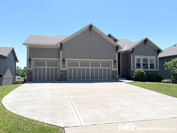 2nd image of 12519 Farrow Ave