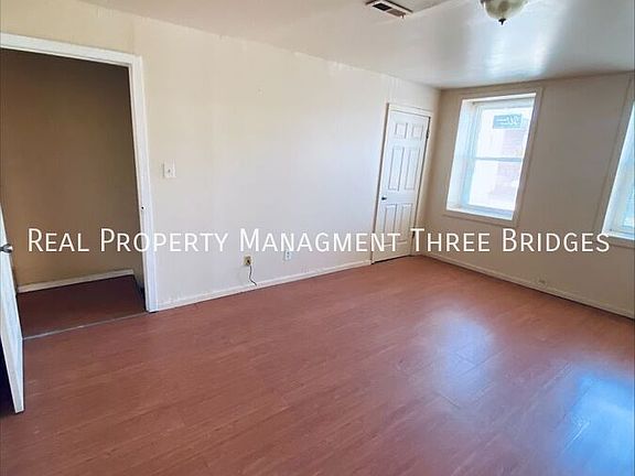 2nd image of 3006A Osage St