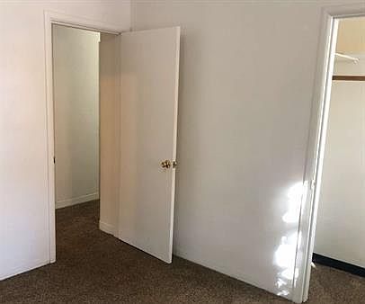 4th image of 221 Liberty St