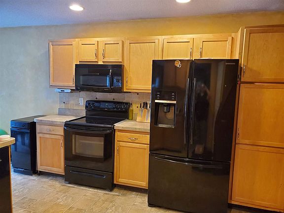 4th image of 6 Sage Ln