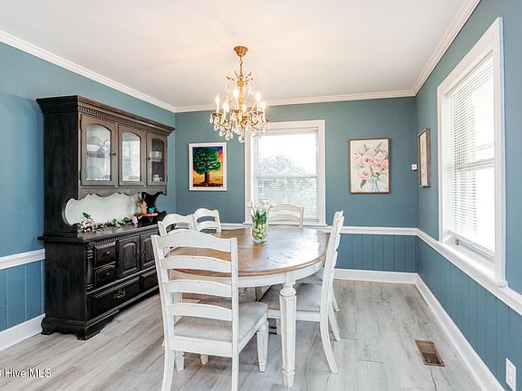 5th image of 1109 Robin Hill Road NW