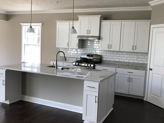 3rd image of 147 Alder Dr