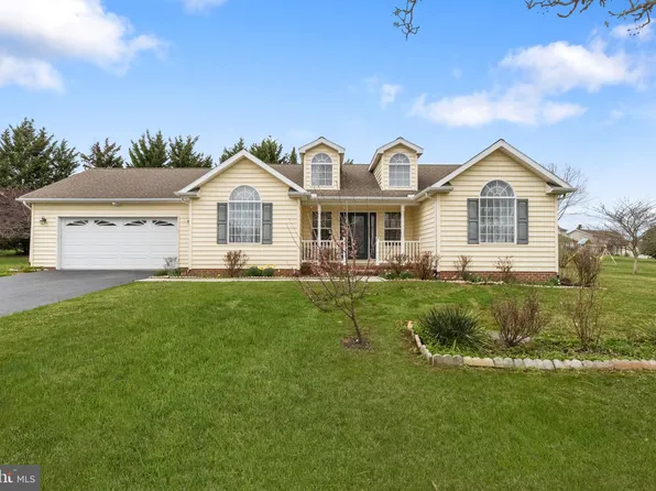 305 Hillside Dr, East Berlin, PA 17316