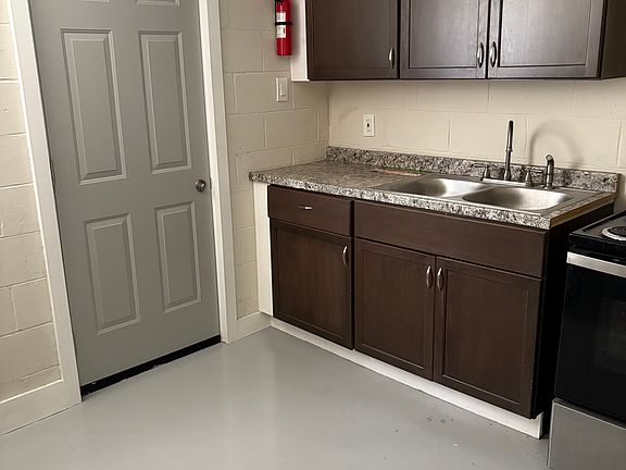 5th image of 720 Cotton Ave #B