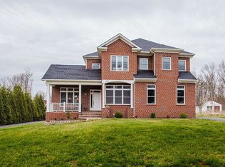 12433 Popes Head Rd, Clifton, VA 20124