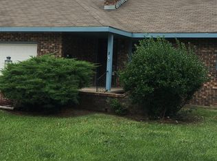 2401 Dover Dr UNIT B, Hutchinson, KS 67502