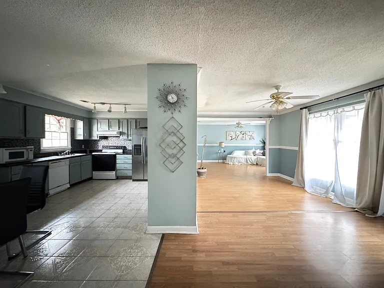 8027 Country Oaks Rd — Photo 15