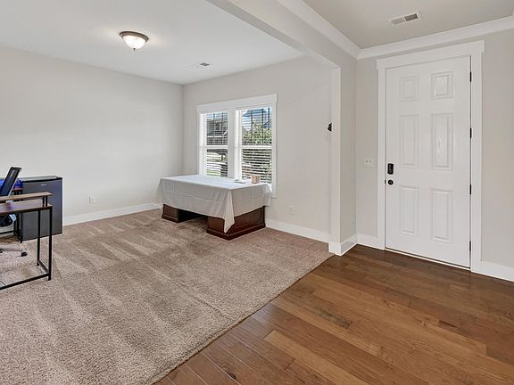 5th image of 222 Delbourne Ln