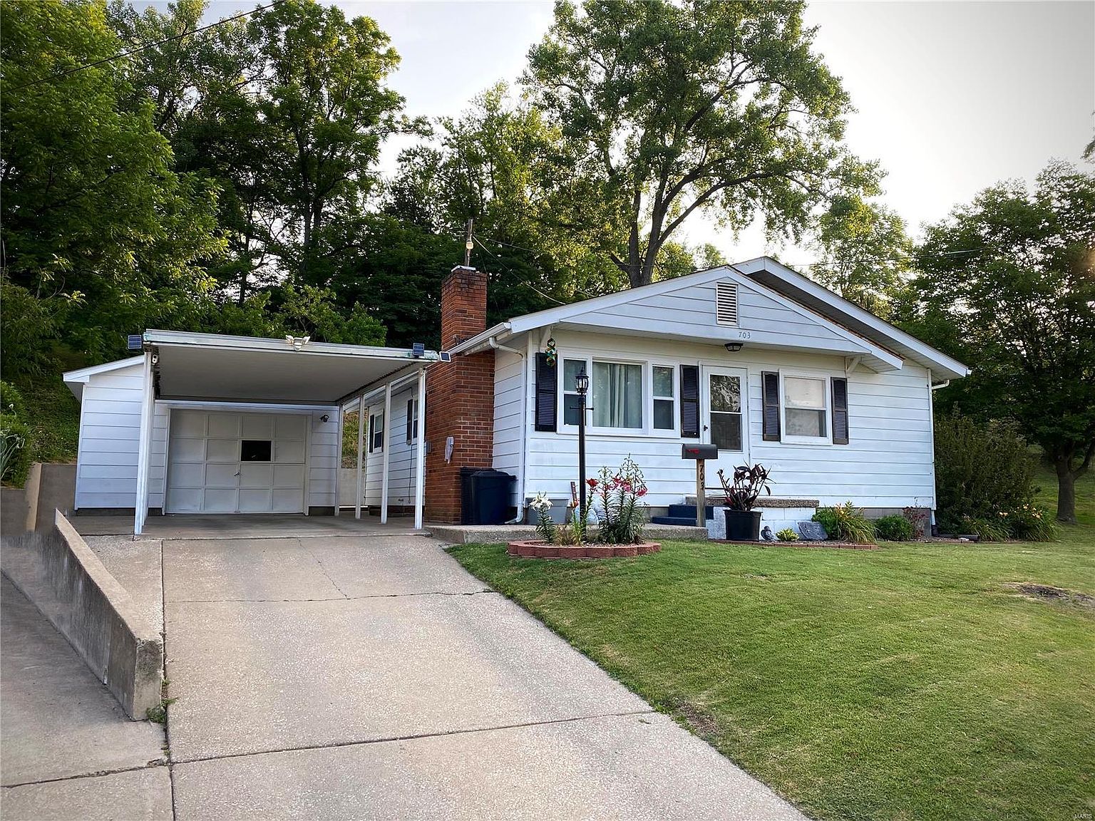 703 Arrow Ave, Louisiana, MO 63353 Zillow