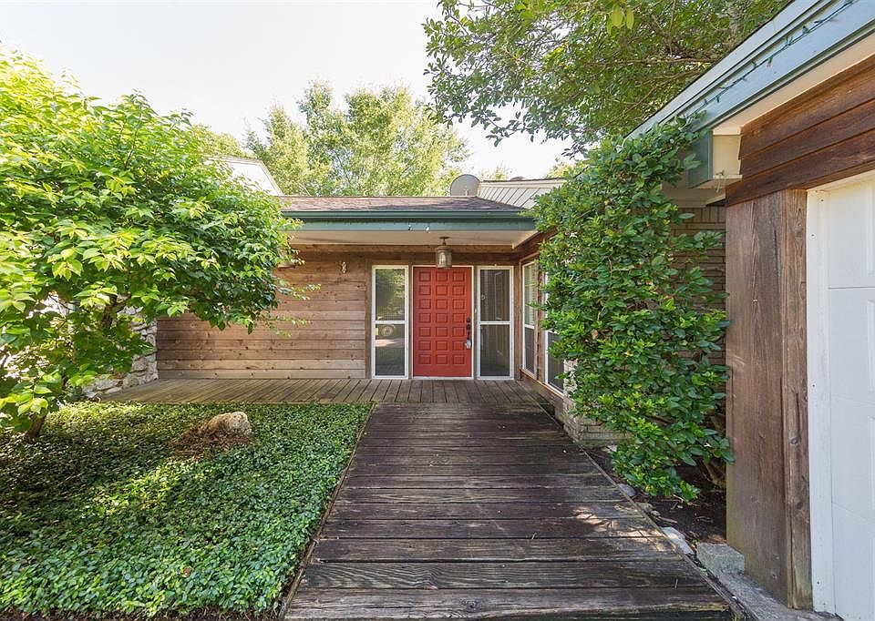 1st image of 4815 Saint Andrews Dr