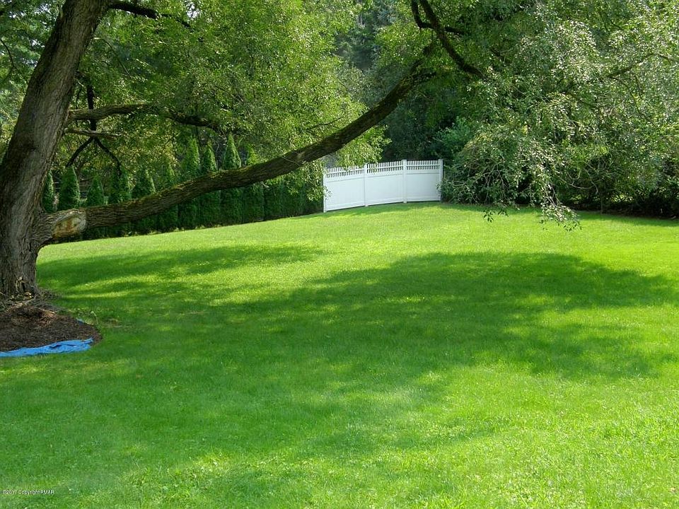 1099 Wallace St, Stroudsburg, PA 18360 Zillow