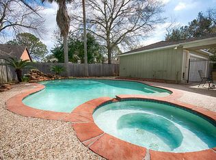 304 Oak Harbor Dr, Houston, TX 77062
