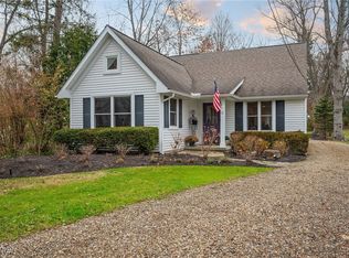 71 South St, Chagrin Falls, OH 44022