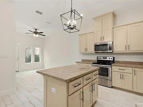 2nd image of 2916 Allen Dr