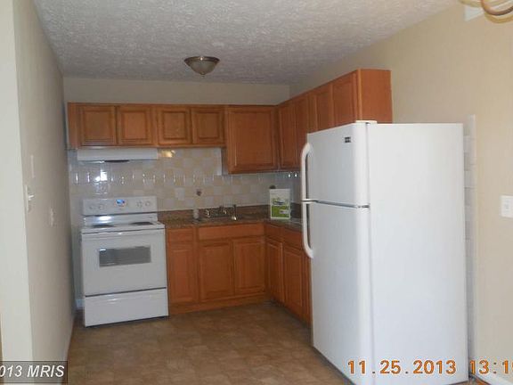 4th image of 4908 Lombard Ln