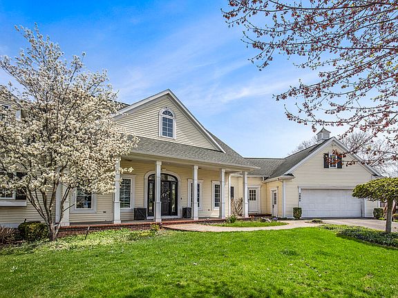 4th image of 3883 Shorewood Ct SW