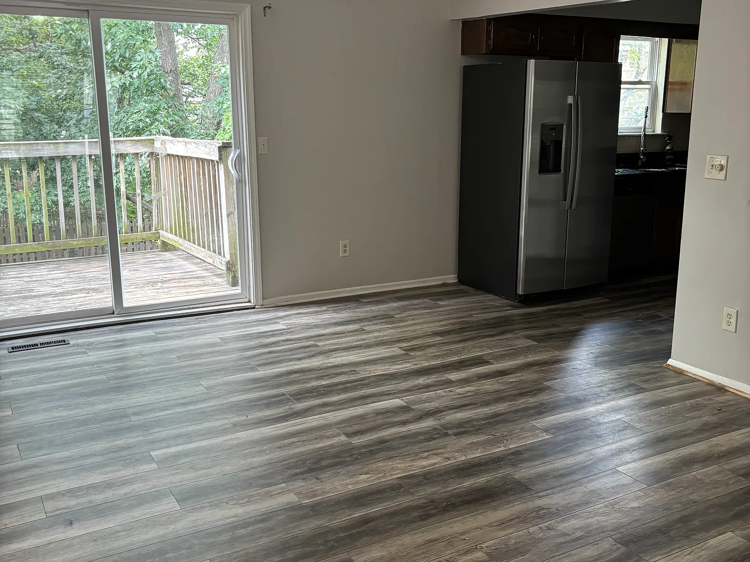 3 bed, 2.5 bath, 1380 sqft, $2,100 — Photo 3