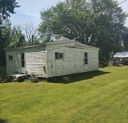 3rd image of 35469 W Jefferson Ave