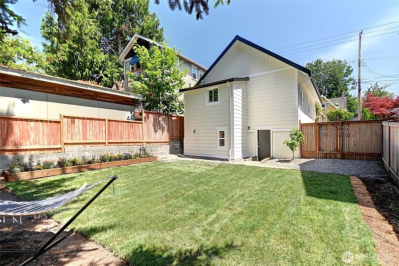 2nd image of 7043 17 Avenue NW