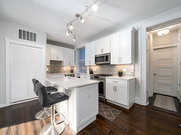 5th image of 712 Willow Ave APT 4A