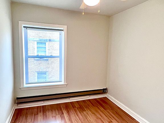 4th image of 844 W Ainslie St APT J3