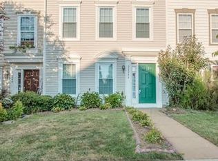 22246 Great Trail Ter, Sterling, VA 20164