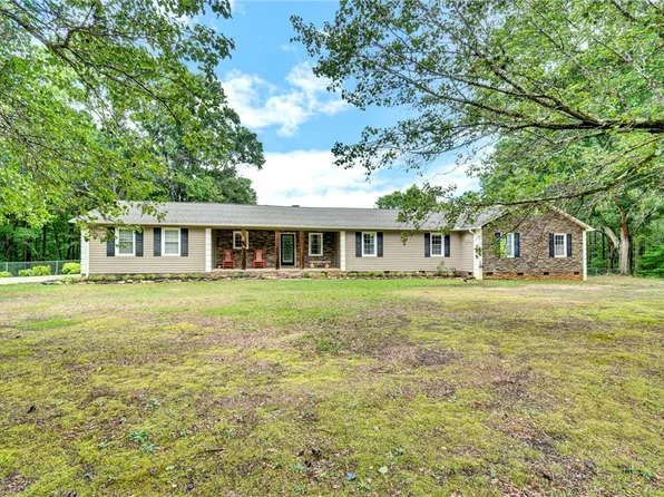 411 Youth Center Rd, Belton, SC 29627