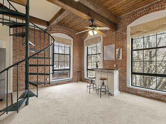 5th image of 14 Sanford St Unit 33