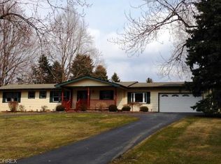 8953 Acre Dr, Northfield, OH 44067