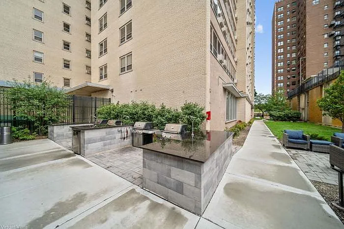 3950 N Lake Shore Dr #2000 — Photo 5