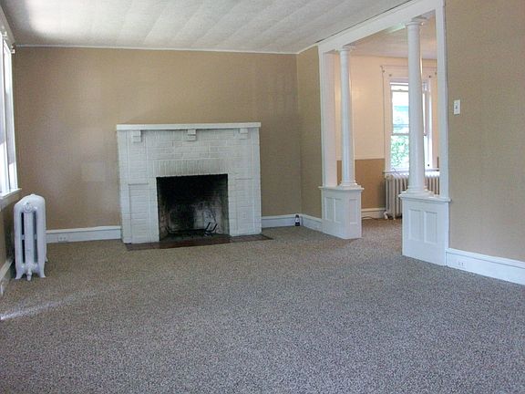 1st Fl livingroom