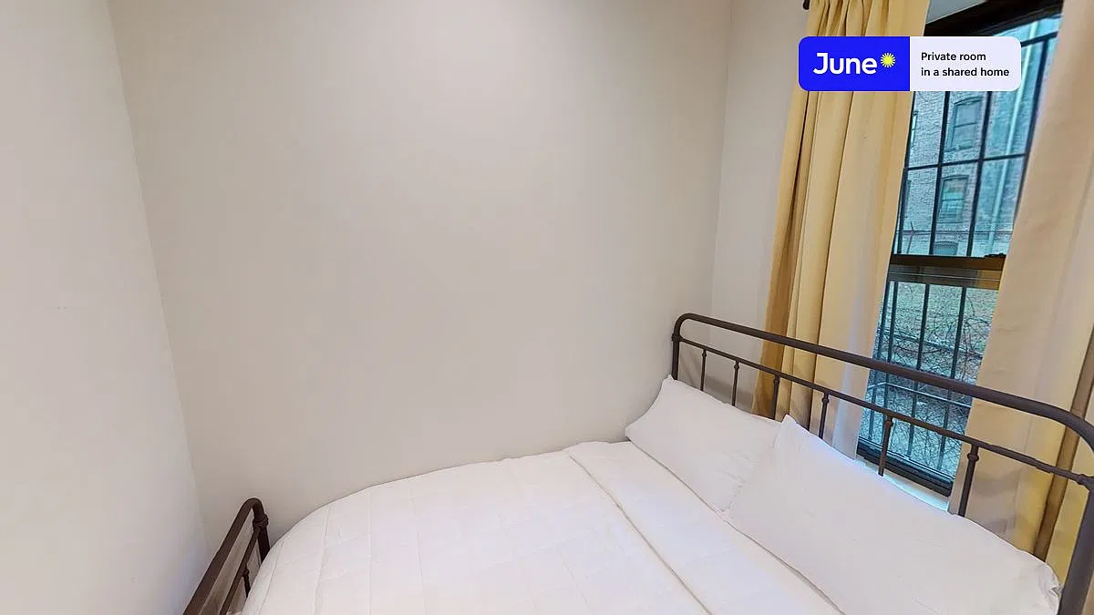 Full bedroom in 3 bed/1 bath home in Hamilton Heights #795 C — Photo 3