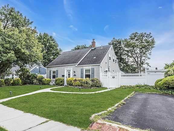 2nd image of 34 Vista Lane