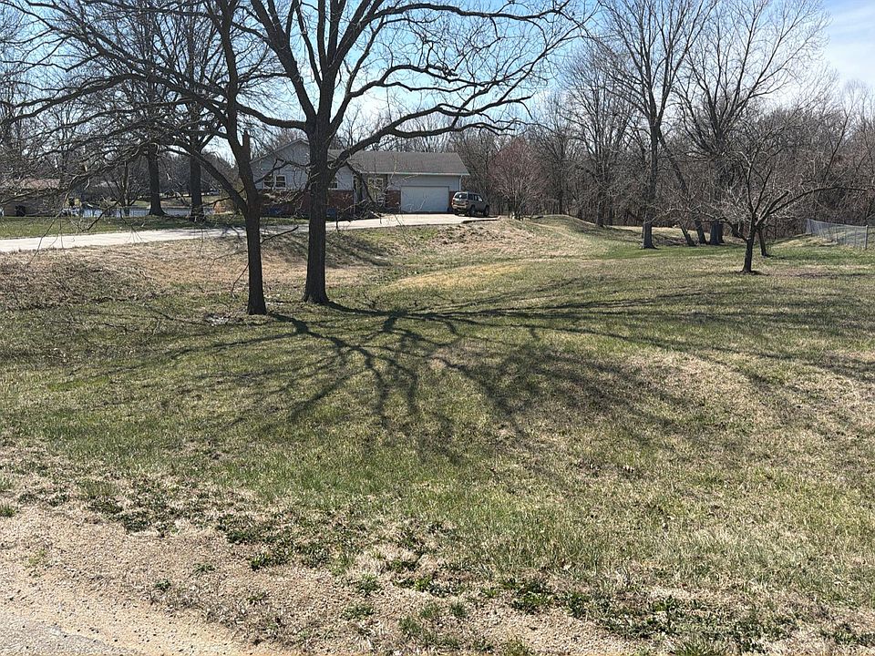 1st image of 20 Locust Ln