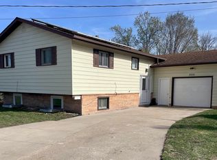 205 5th Ave, Decorah, IA 52101