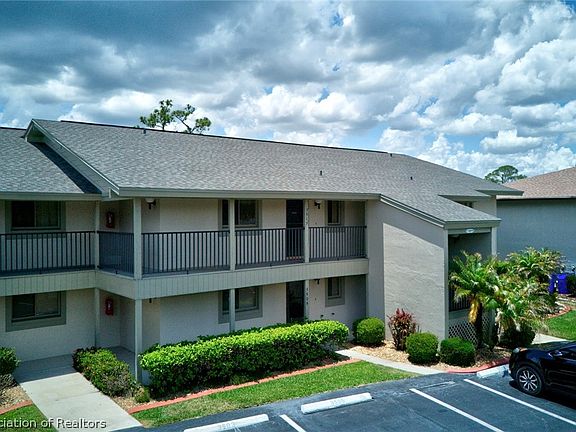 2nd image of 3513 Edgewater Dr