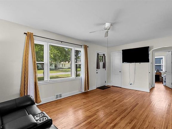 5th image of 2723 Sink St